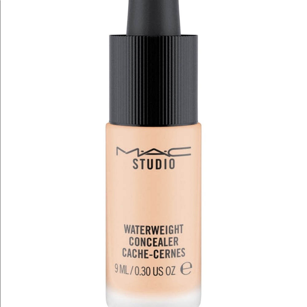 MAC Studio WATERWEIGHT CONCEALER in NW15